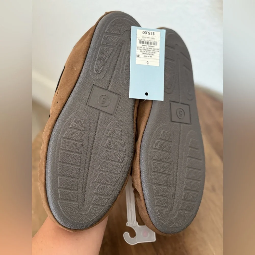 NWT  Boys Cat & Jack Moccasin Slippers - Chestnut